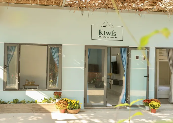 Kiwi's & Cafe Гостевой дом Фантхьет